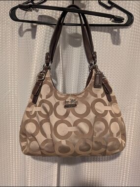 Coach Maddison Maggie